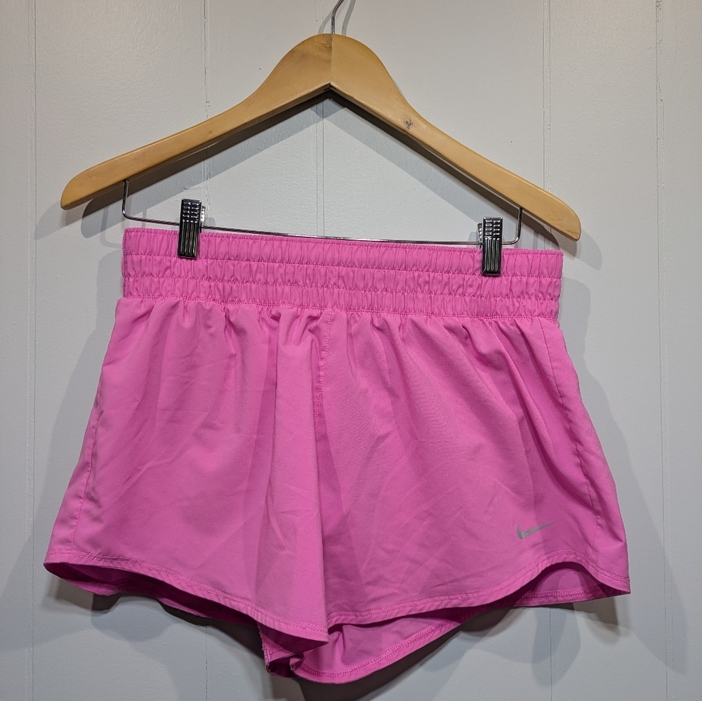 Nike Dri Fit Shorts‎ In Pink Size Medium Running Athletic Active Performance